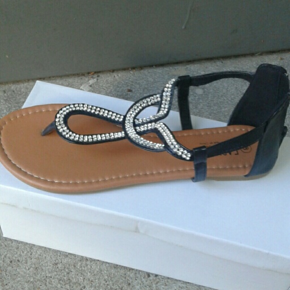 Sandals - Picture 4 of 5